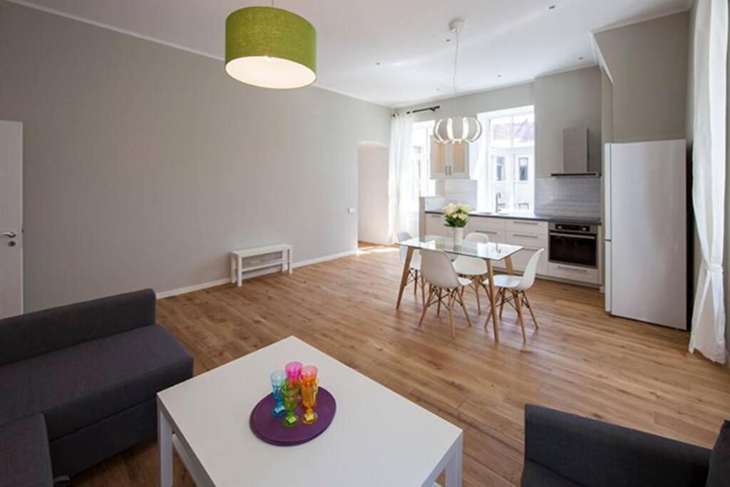 Modern & Spacious 80M2 Apartment In Riga Old Town Extérieur photo